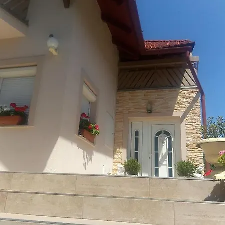 Majlath Vendeghaz Guest house